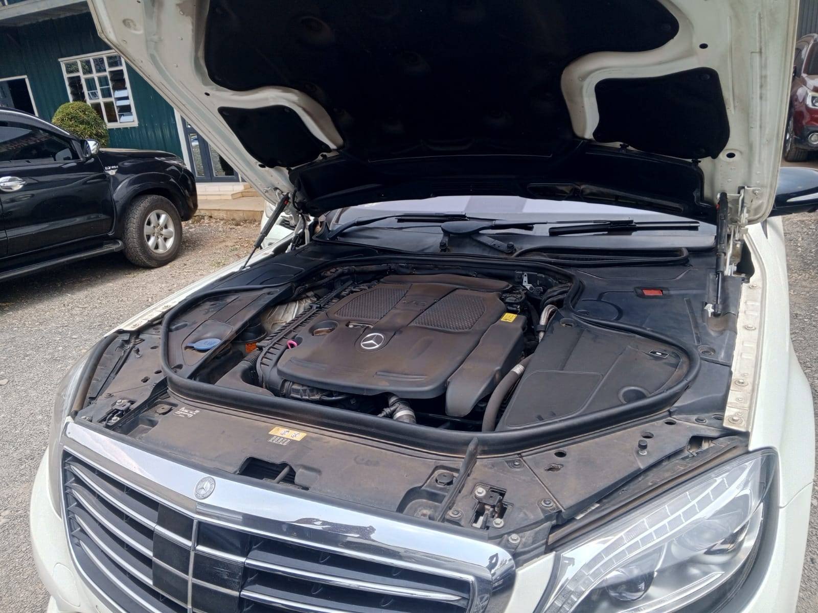 Mercedes S-Class image 4